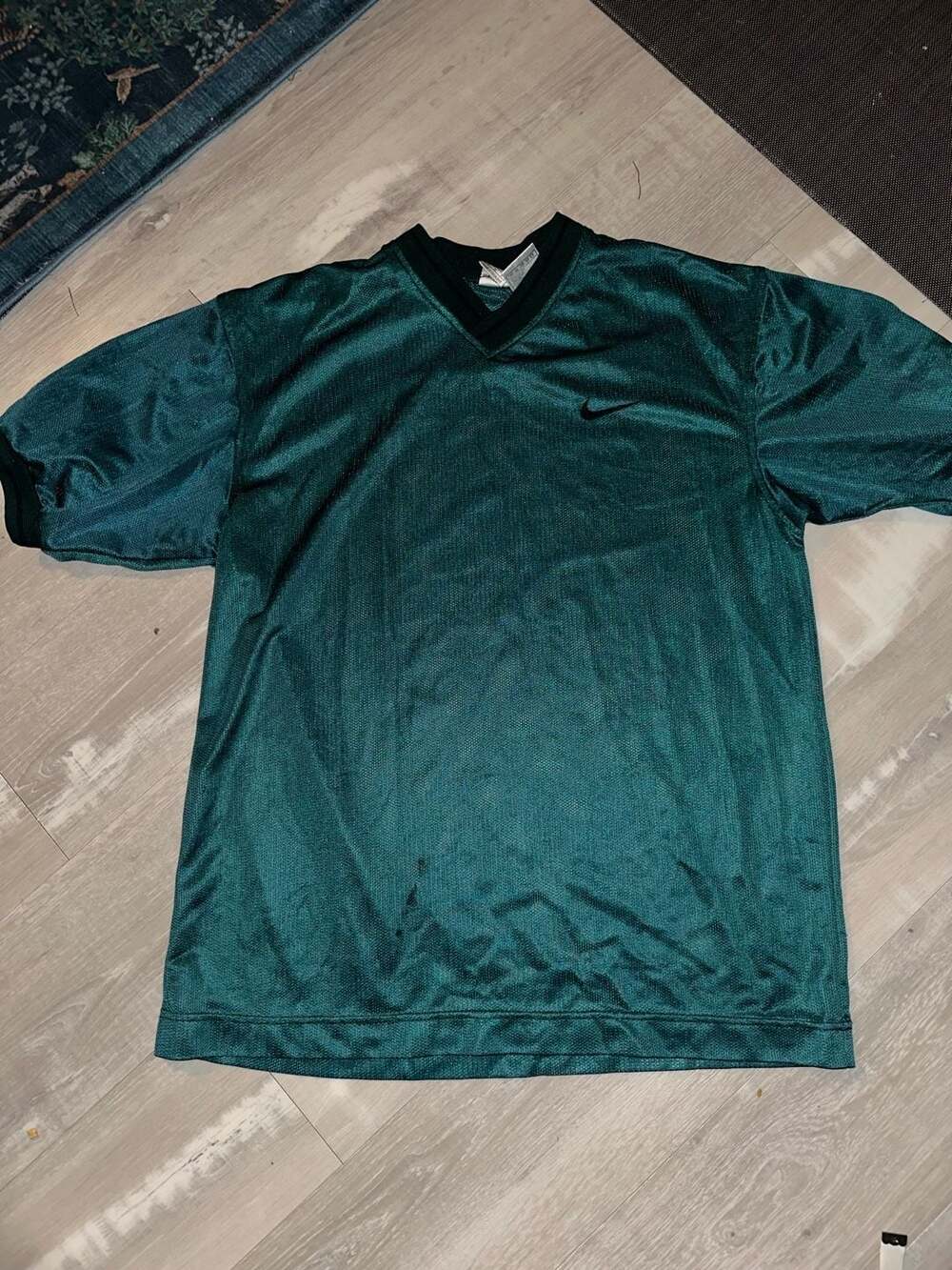 Nike Vintage Soccer Jersey Size M Green Mesh V-Neck Practice